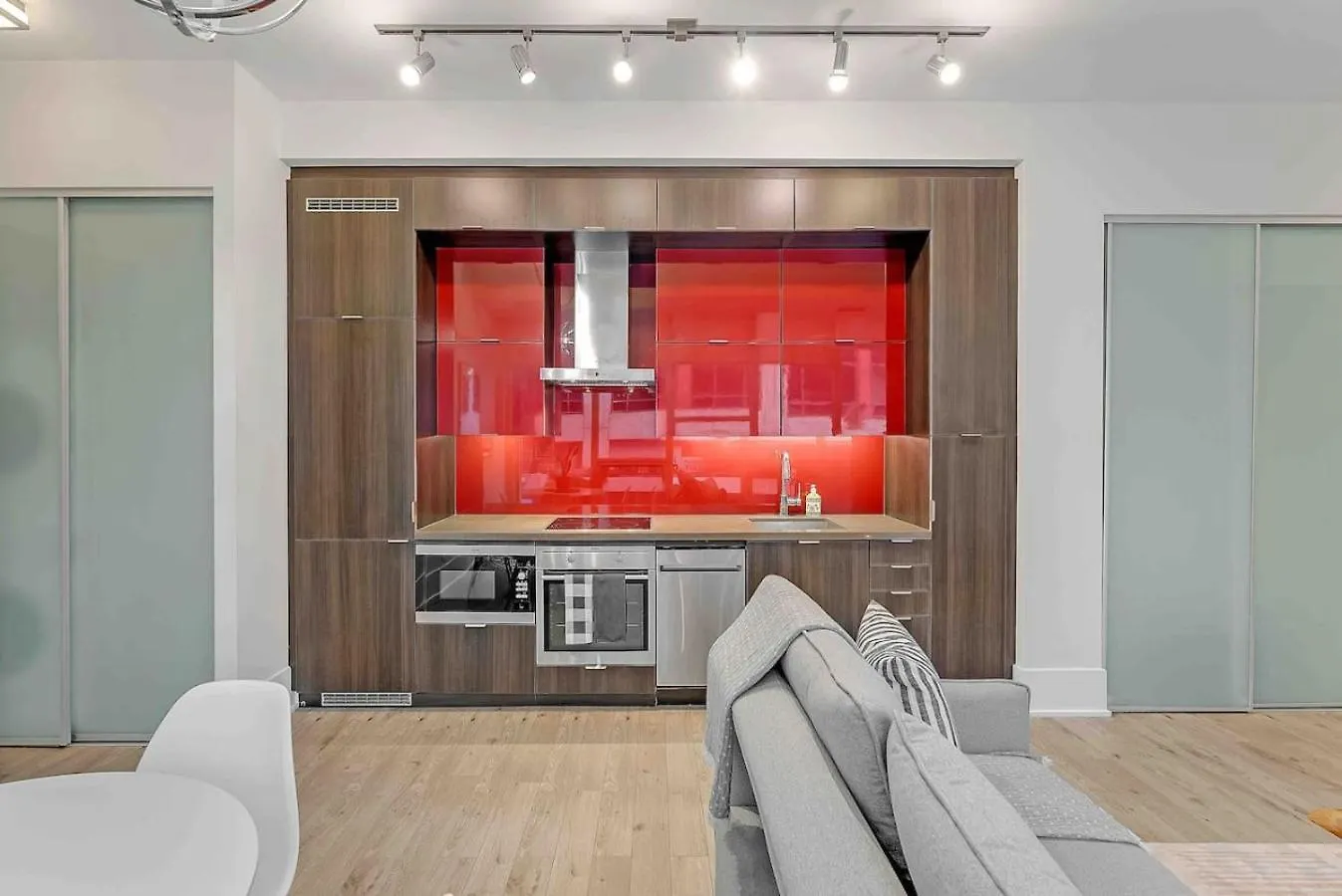 Rogers Center And Cn Tower 2Br 2Bth Apt With Parking Dt Toronto 0*,  Canada