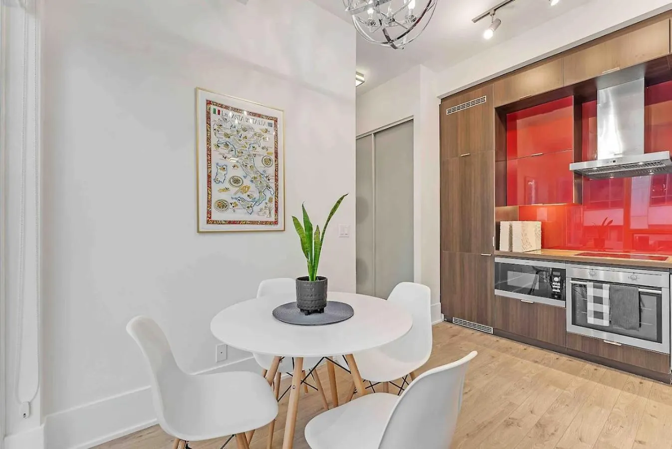 Rogers Center And Cn Tower 2Br 2Bth Apt With Parking Dt Toronto