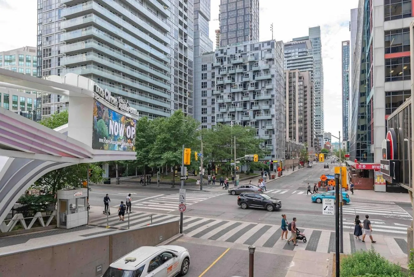 Rogers Center And Cn Tower 2Br 2Bth Apt With Parking Dt Toronto 0*,  Canada