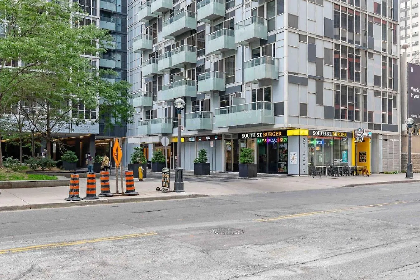Apartment Rogers Center And Cn Tower 2Br 2Bth Apt With Parking Dt Toronto Canada